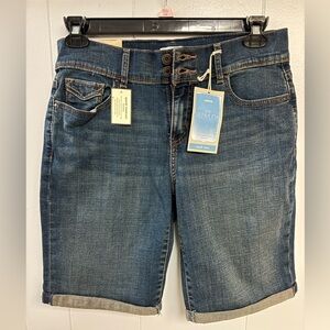 NWT Levi's 515 Bermuda Jean Shorts, Misses 8, Mid Rise